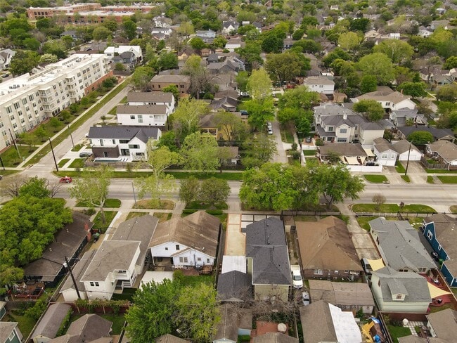 property at 1418 Studewood St