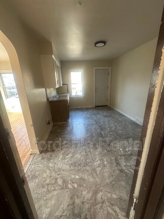 1406 W Walker St in Milwaukee, WI - Building Photo
