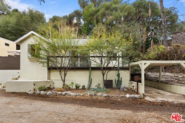 449 Short Tr in Topanga, CA - Building Photo - Building Photo