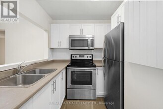 178-178 Grove St E in Barrie, ON - Building Photo - Building Photo