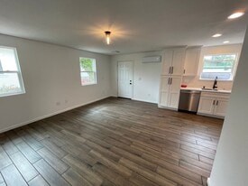 413 S Illinois St in Anaheim, CA - Building Photo
