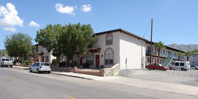 Villa Camille Apartments in El Paso, TX - Building Photo - Building Photo