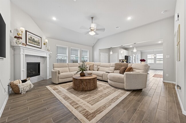 32226 Cedar Crst Dr in Waller, TX - Building Photo - Building Photo