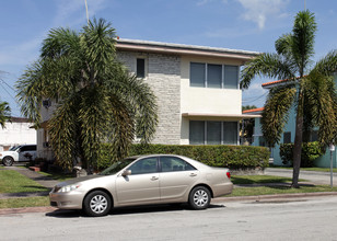 111 Antiquera Ave in Miami, FL - Building Photo - Building Photo