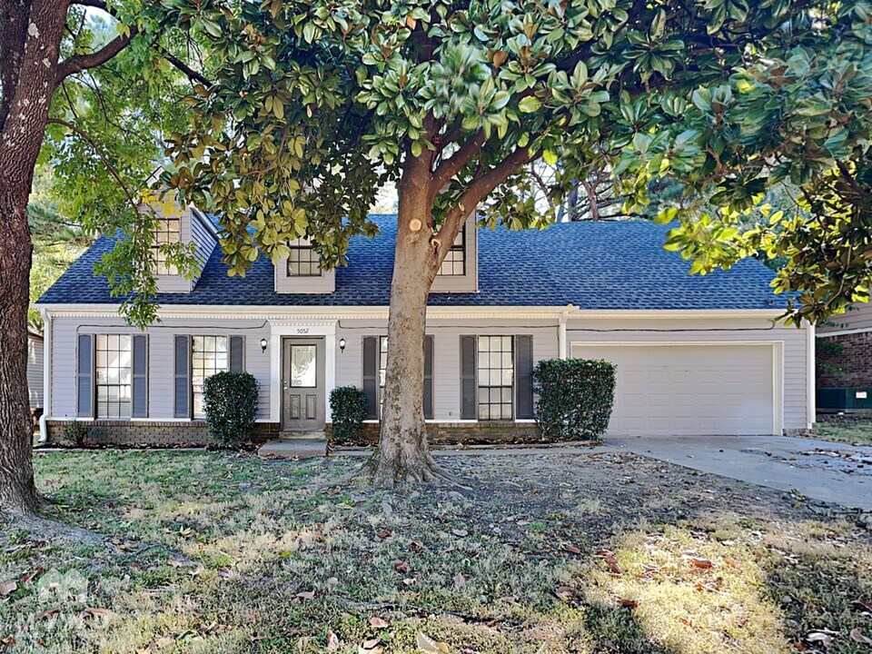 5052 Hickory Bark Dr in Memphis, TN - Building Photo