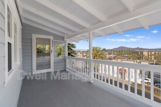 8073 Lemon Ave in La Mesa, CA - Foto de edificio - Building Photo