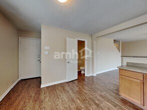 9314 Silver Vis in San Antonio, TX - Foto de edificio - Building Photo