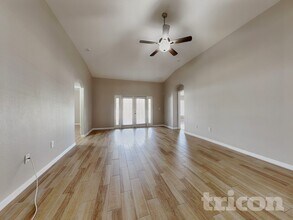 12522 Cricklewood Dr in Spring Hill, FL - Foto de edificio - Building Photo