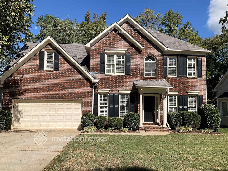 17400 Cambridge Grove Dr in Huntersville, NC - Building Photo