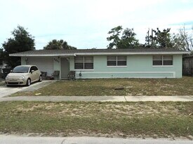 1037 Berkshire Rd in Daytona Beach, FL - Building Photo
