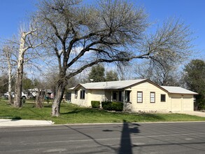 300 N Burleson St in Kyle, TX - Building Photo - Building Photo