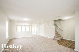 6350 Eastern Range Rd in Indianapolis, IN - Foto de edificio - Building Photo