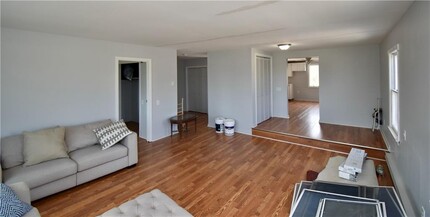 184 Shore Rd in Westerly, RI - Building Photo - Building Photo