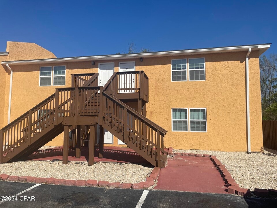 400 E 19th St in Panama City, FL - Building Photo