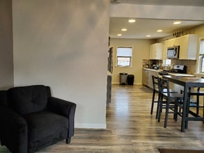 664 S Osceola St in Denver, CO - Foto de edificio - Building Photo