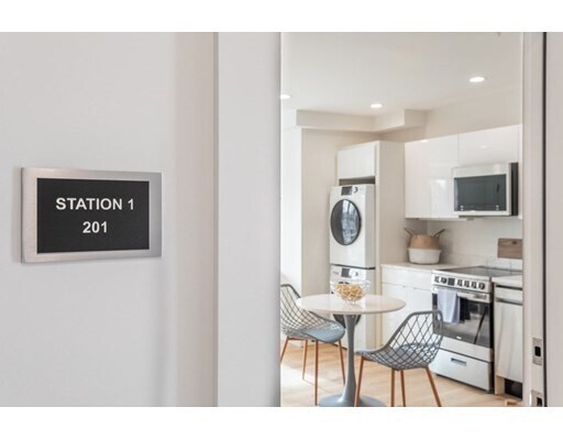 495 Trapelo Rd-Unit -201 in Belmont, MA - Building Photo