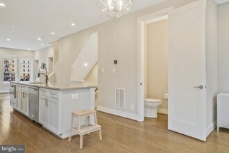 601 N Henry St in Alexandria, VA - Building Photo - Building Photo