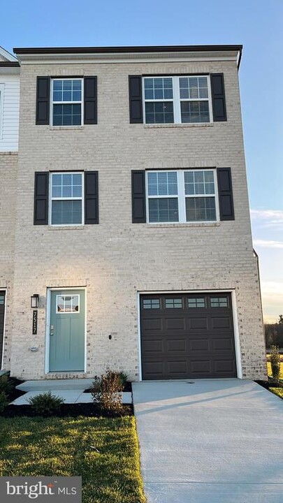 7517 Golden Halls Ter in Brandywine, MD - Building Photo