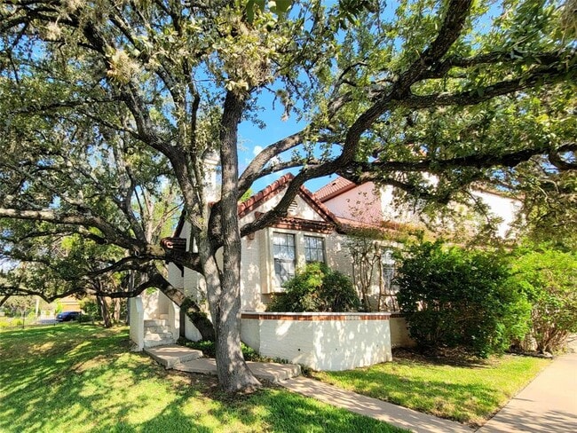 property at 4306 Bonnell Vista Cove