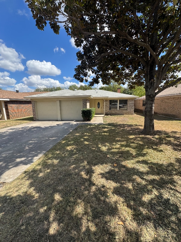 property at 618 Comal Ave