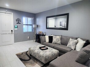 11887 SW 150th Pl in Miami, FL - Building Photo - Building Photo