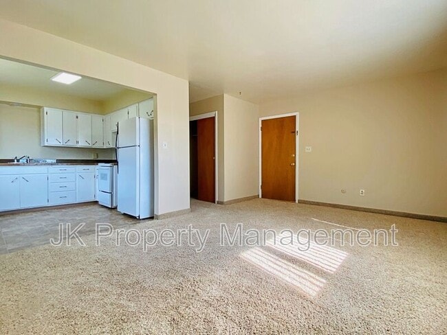 2100 4th St NE in Great Falls, MT - Building Photo - Building Photo