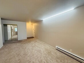 8755 Sieloff Dr in Hazelwood, MO - Building Photo - Building Photo