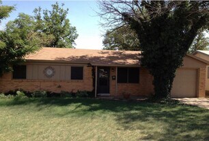 5221 41st St in Lubbock, TX - Building Photo