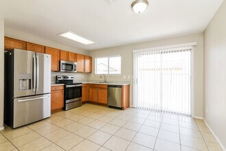 8140 E Obispo Ave in Mesa, AZ - Building Photo - Building Photo