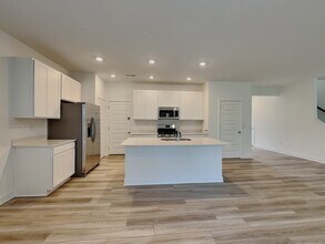 4560 Laughter Ct in Indianapolis, IN - Building Photo - Building Photo