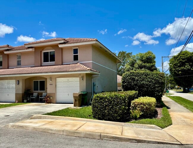 property at 4901 Palm Garden Ln