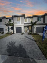 1381 SE 7th Ter in Homestead, FL - Building Photo