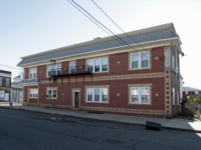 534 Niles St in Elizabeth, NJ - Building Photo - Building Photo