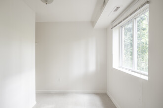 Harrison Court Apartments in Upper Darby, PA - Building Photo - Interior Photo