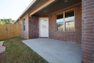 Amber Wood Townhome in Tyler, TX - Building Photo - Building Photo