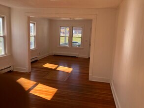 8 School St in Beacon, NY - Building Photo - Building Photo
