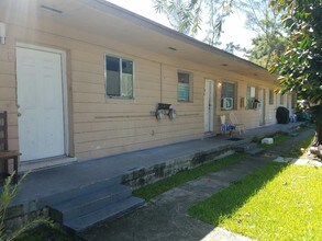 1080 NE 80th St in Miami, FL - Building Photo - Building Photo