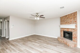 114 Buffalo Ridge Rd in Newark, TX - Building Photo - Building Photo