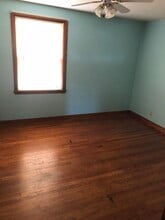 1414 Marquette Ave, Unit 2 upper in South Milwaukee, WI - Foto de edificio - Building Photo