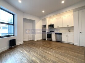 45 Tiemann Pl in New York, NY - Building Photo