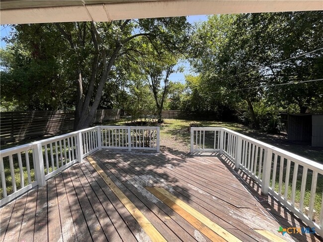 314 Magnolia Dr in San Marcos, TX - Building Photo - Building Photo