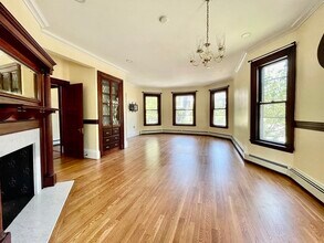 39 Dana St, Unit A in Cambridge, MA - Foto de edificio - Building Photo