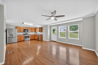 527 Country Cir Dr in O'Fallon, MO - Building Photo - Building Photo