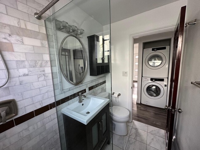 1762 9th St, Unit D in Santa Monica, CA - Building Photo - Building Photo
