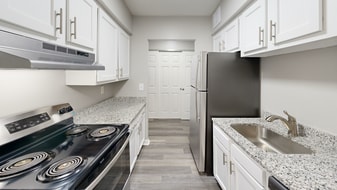 Lakeside Landing in Lakeside Park, KY - Building Photo