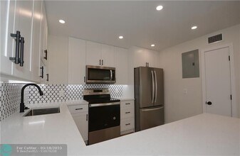 5100 Dupont Blvd in Fort Lauderdale, FL - Building Photo - Building Photo