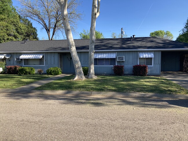 432 Roundup Ave, Unit 432 in Red Bluff, CA - Building Photo - Building Photo