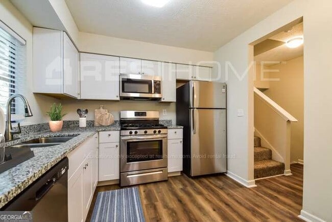 1719 Vauxhall Dr in Lithonia, GA - Foto de edificio - Building Photo