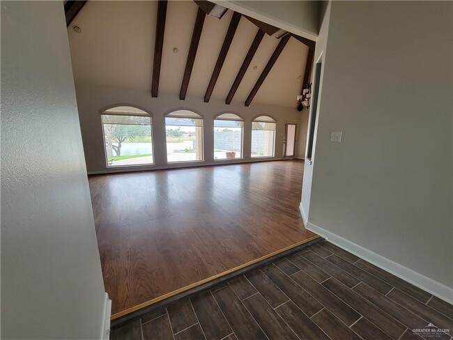 210 Rio Grande Dr in Mission, TX - Building Photo - Building Photo