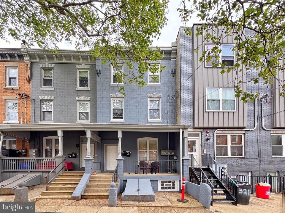323 N Preston St in Philadelphia, PA - Building Photo